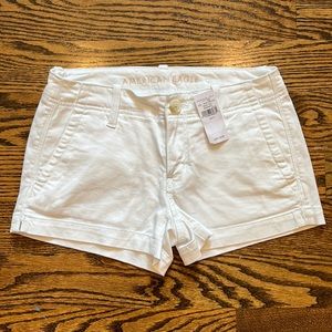 American Eagle NWT women’s white shorts, size 0